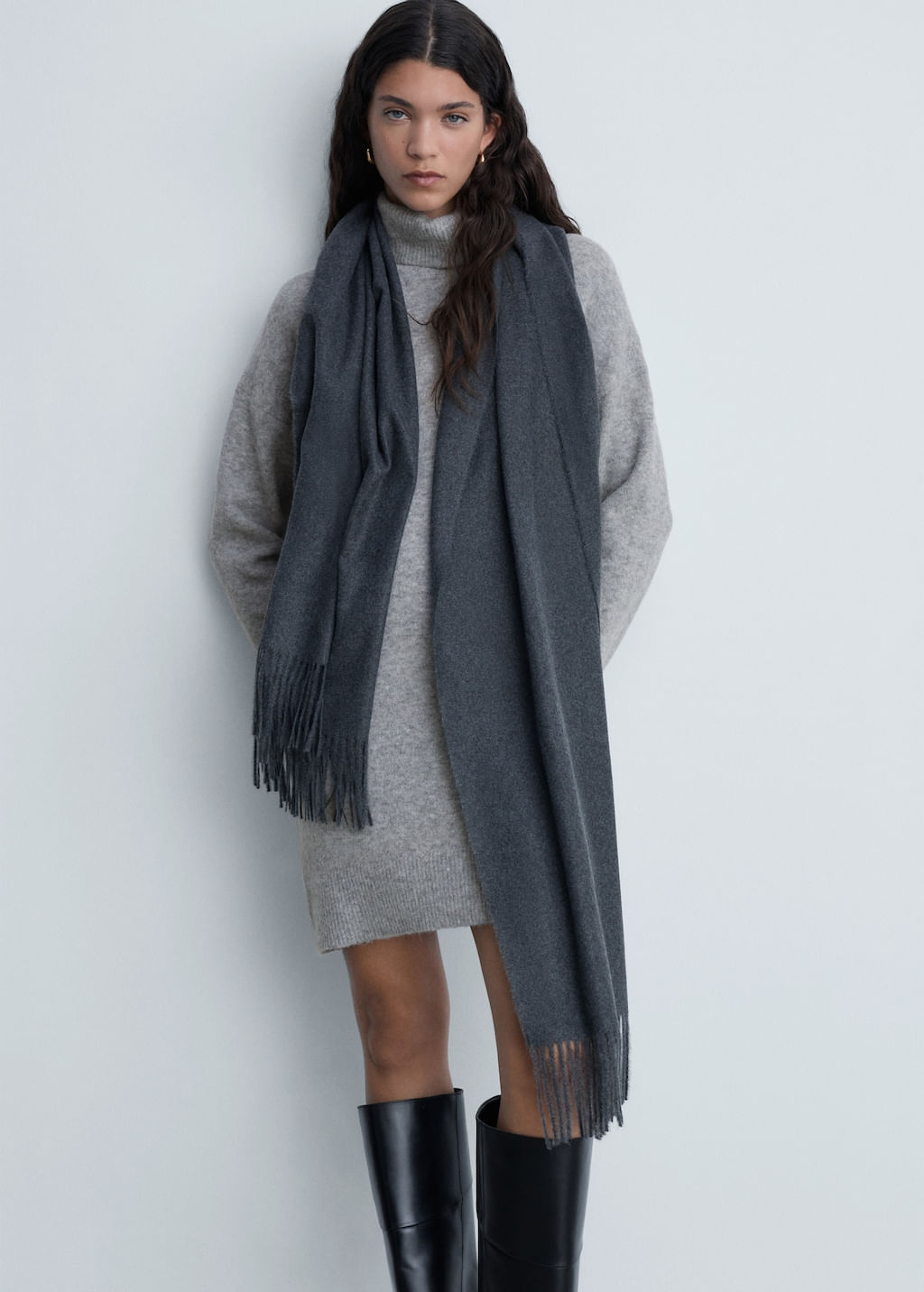 Vestido-Taldote-gris-medio-vig.