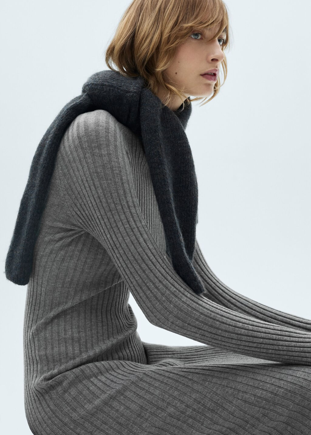 Vestido-Maflurry-gris-medio-vig.