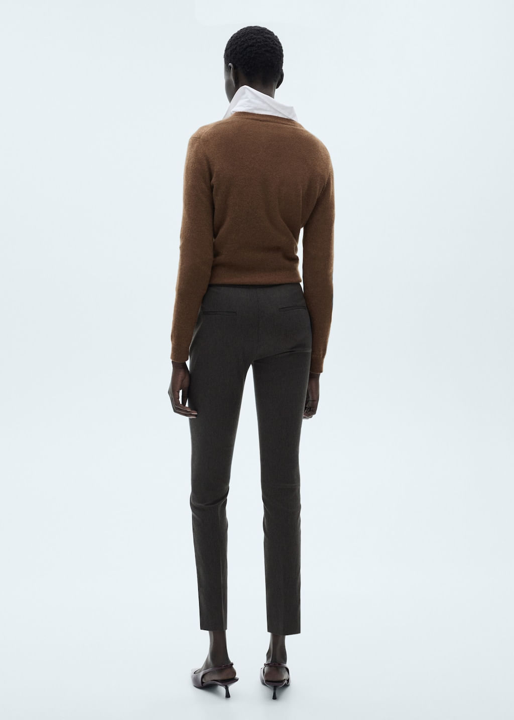 Pantalon-Cola-gris