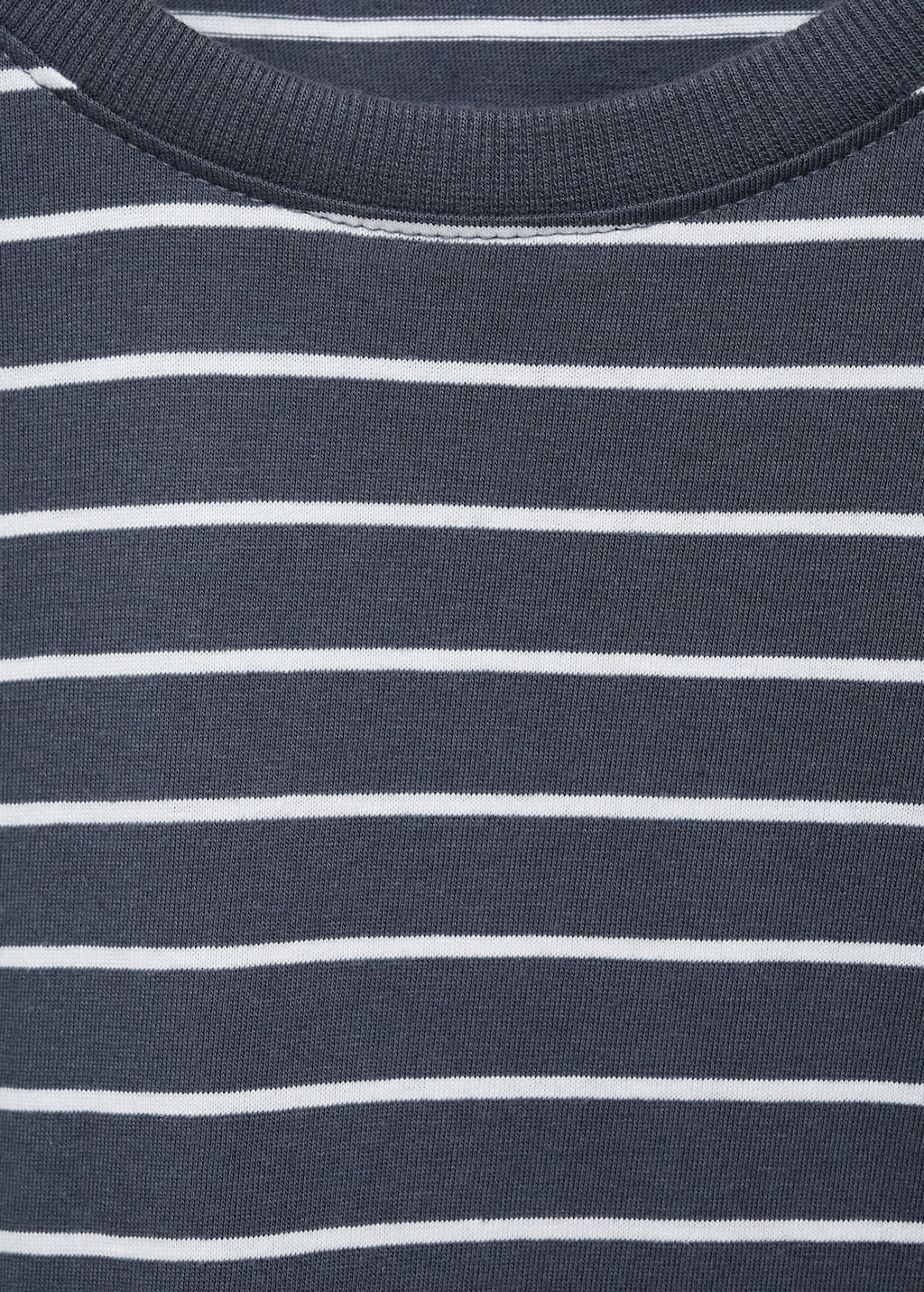 Camiseta-Peak-asfalto