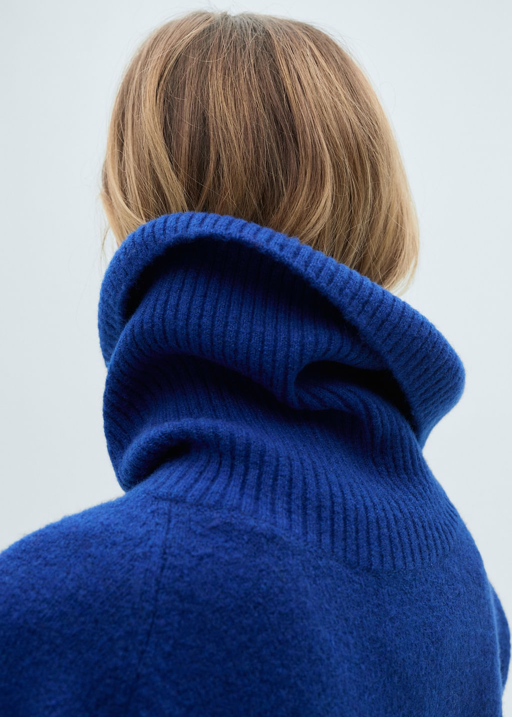Jersey-Femfatal-azul-electrico