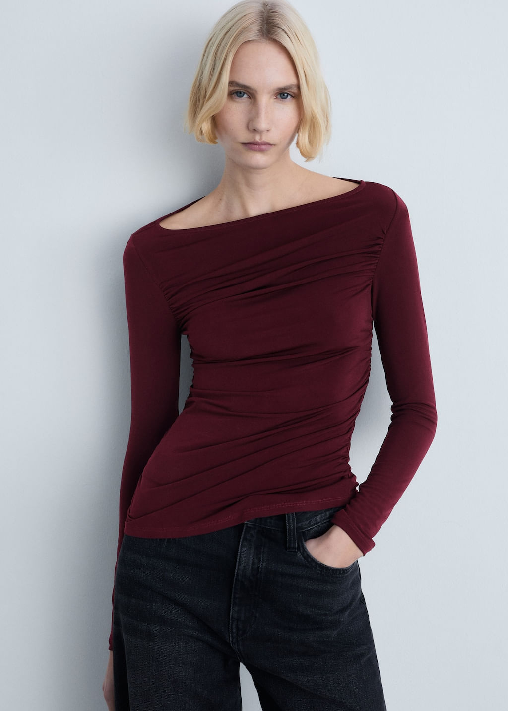 Camiseta-Robin-vino
