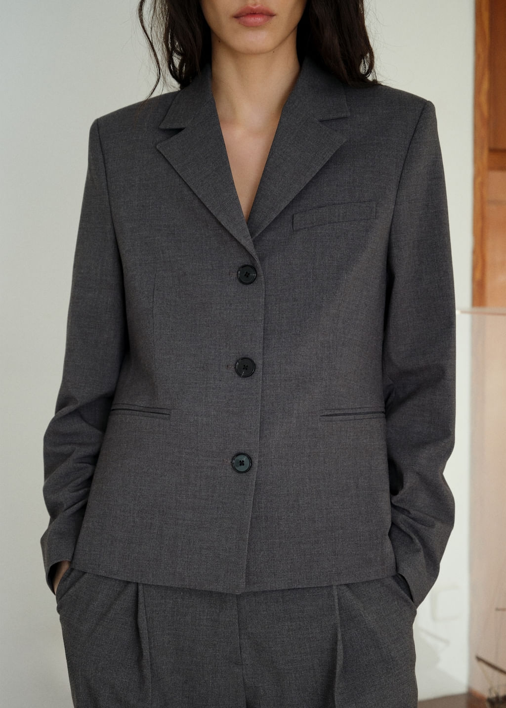 Americana-Avola-gris