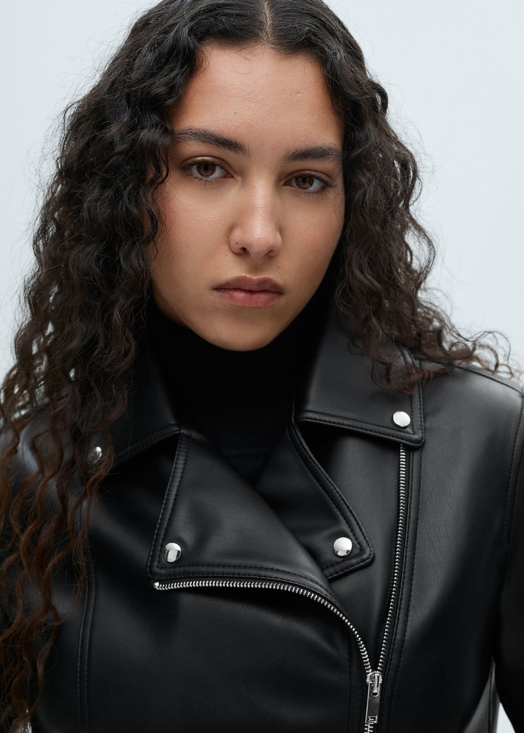 Chaqueta-Liz-negro