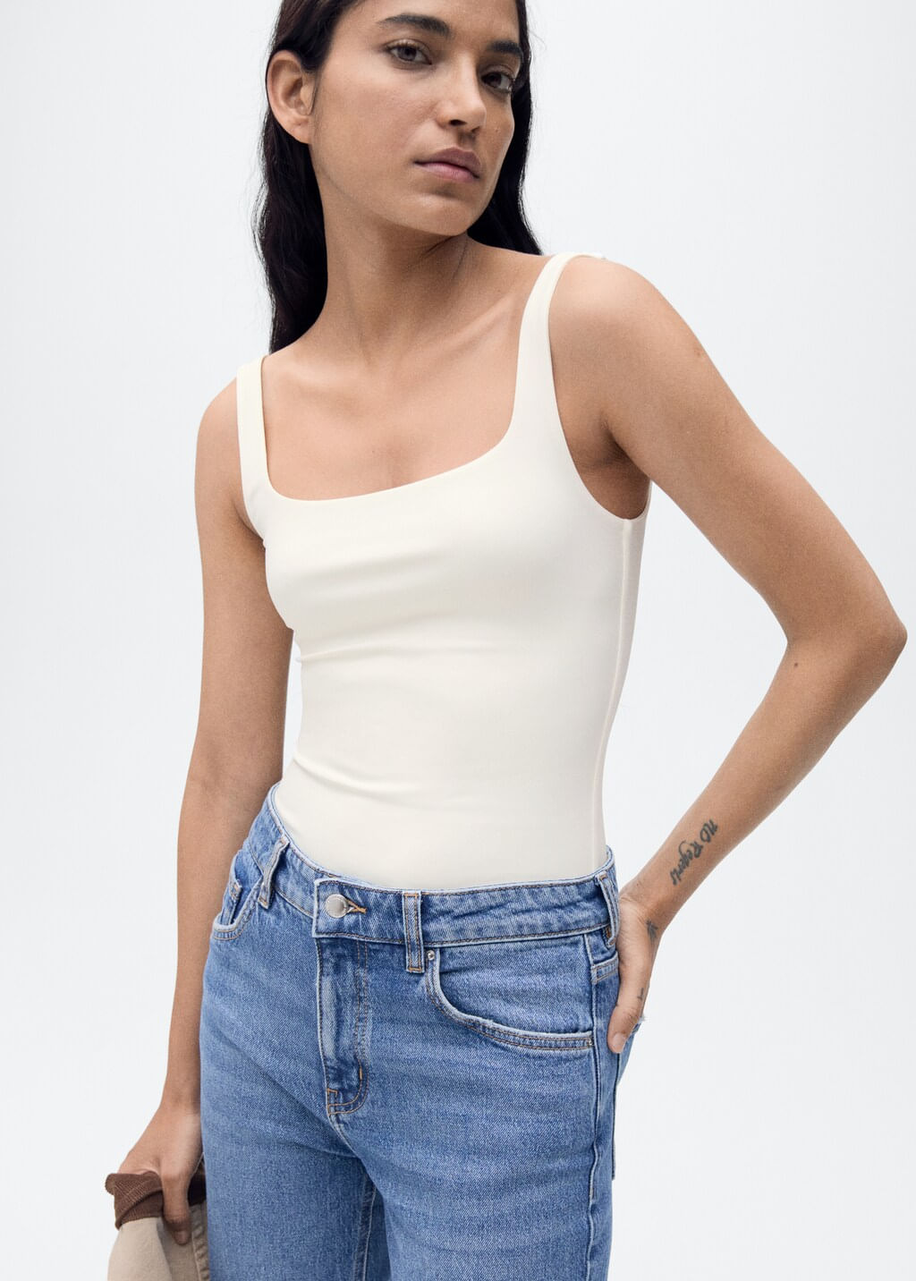 Body-Marisa-off-white