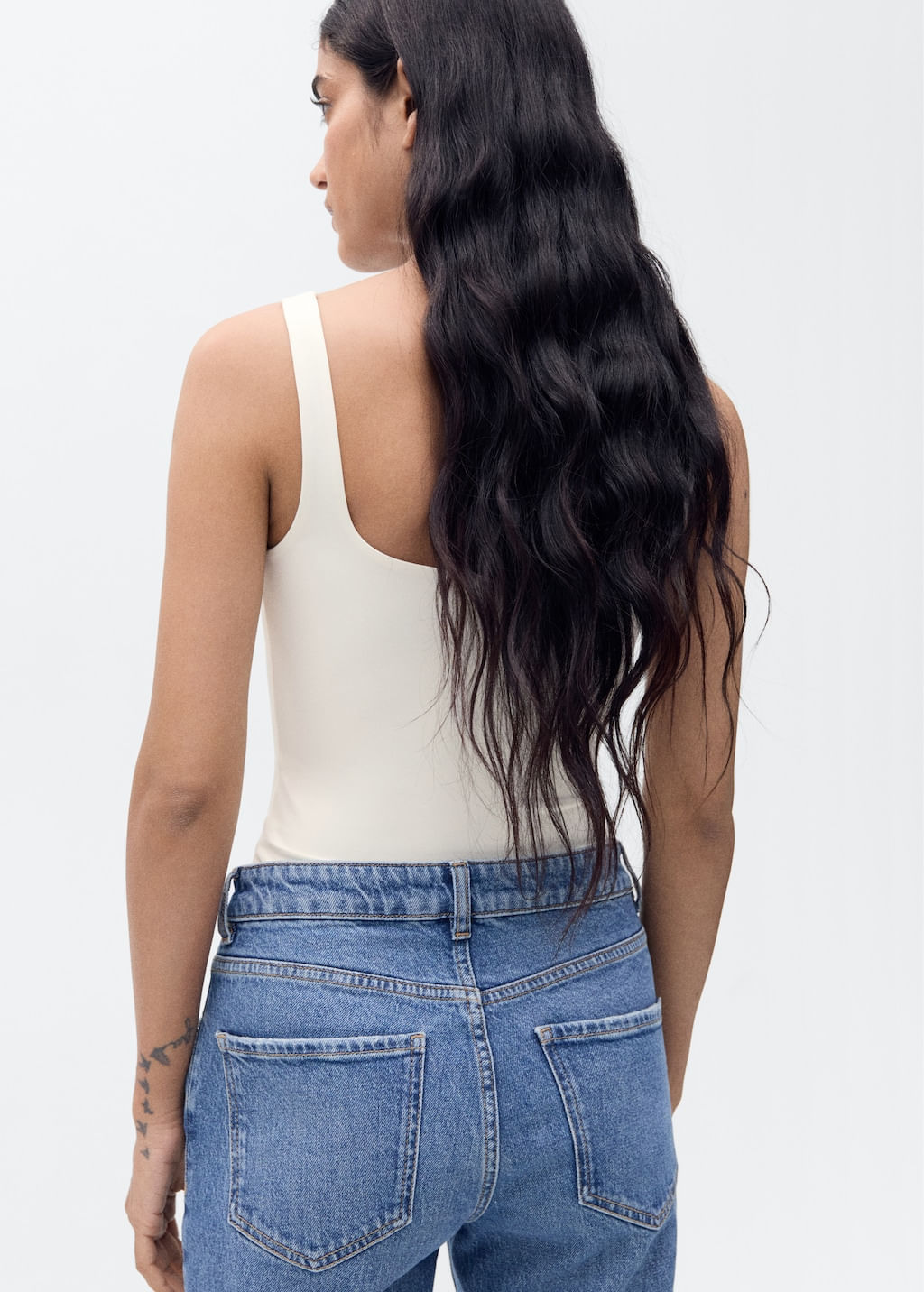 Body-Marisa-off-white