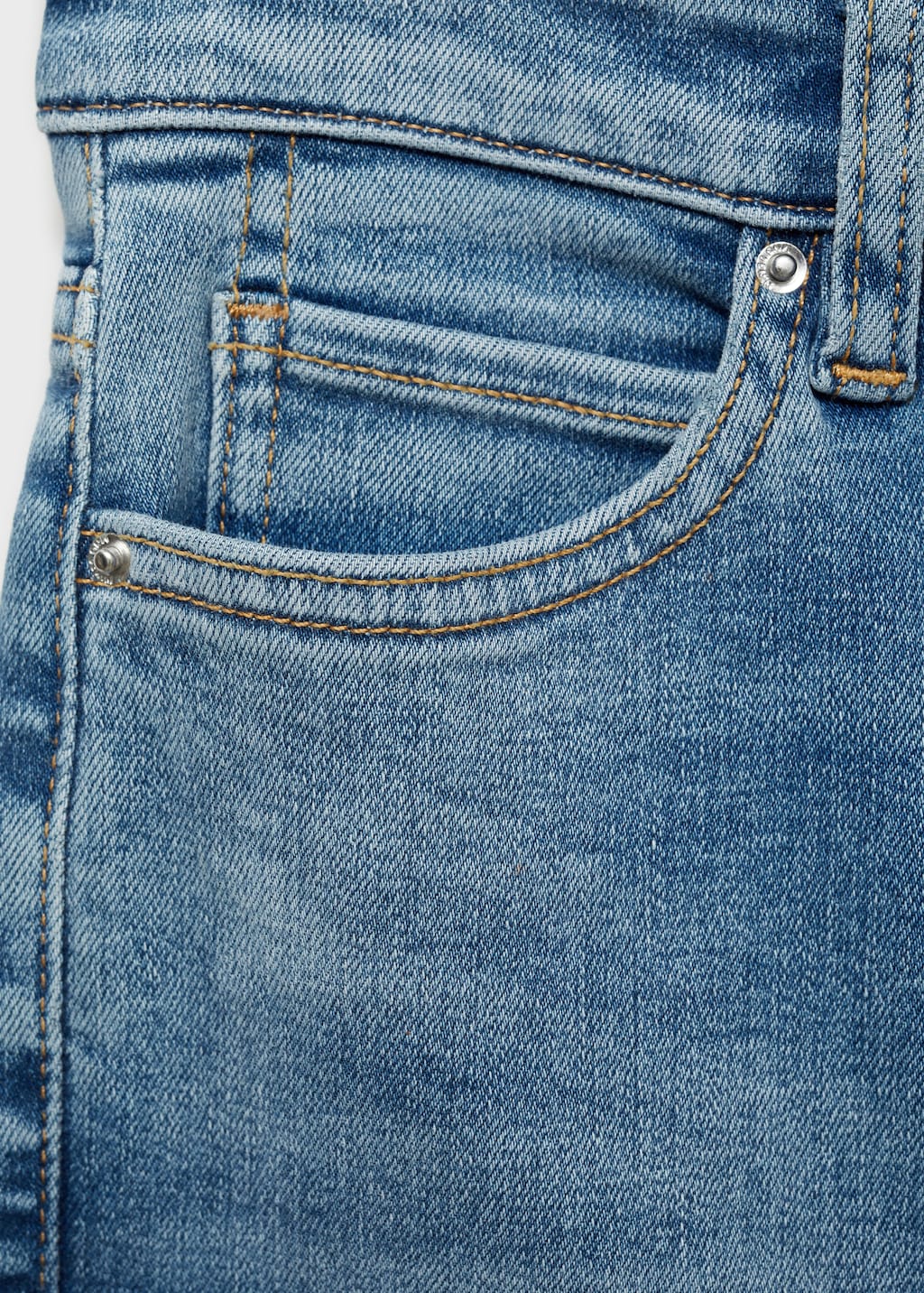 Jeans-Newisa-tejano-medio