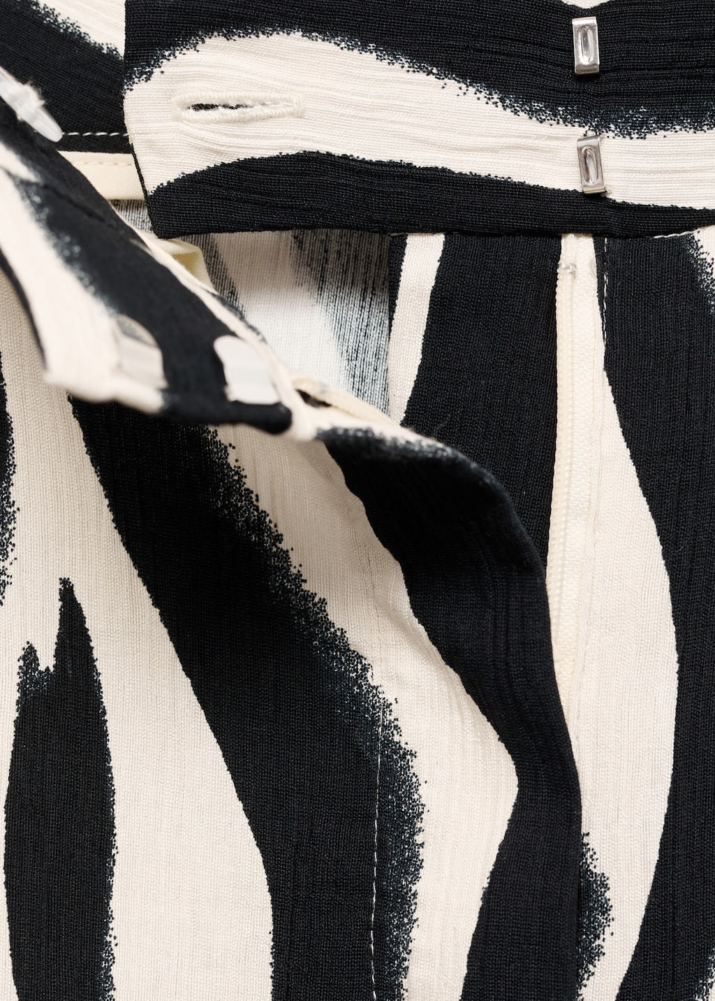 Pantalon-Nikita-negro