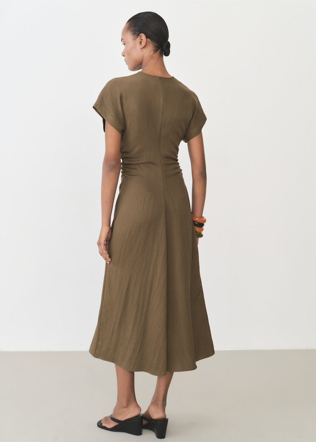 Vestido-Broom-camel