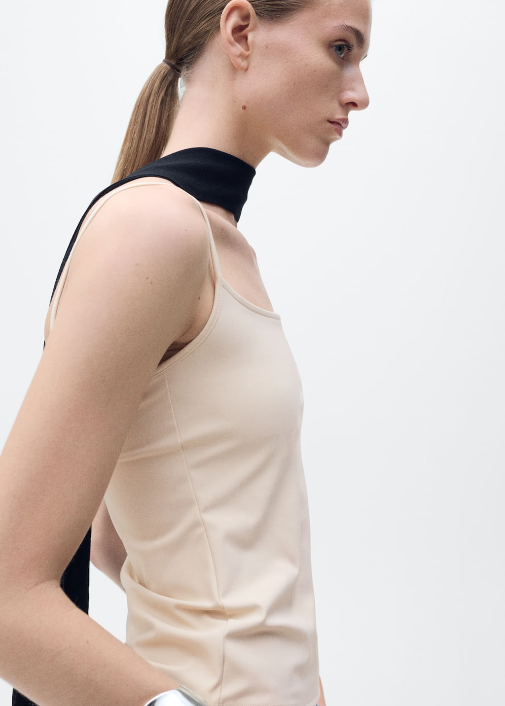 Top-Bacara-off-white