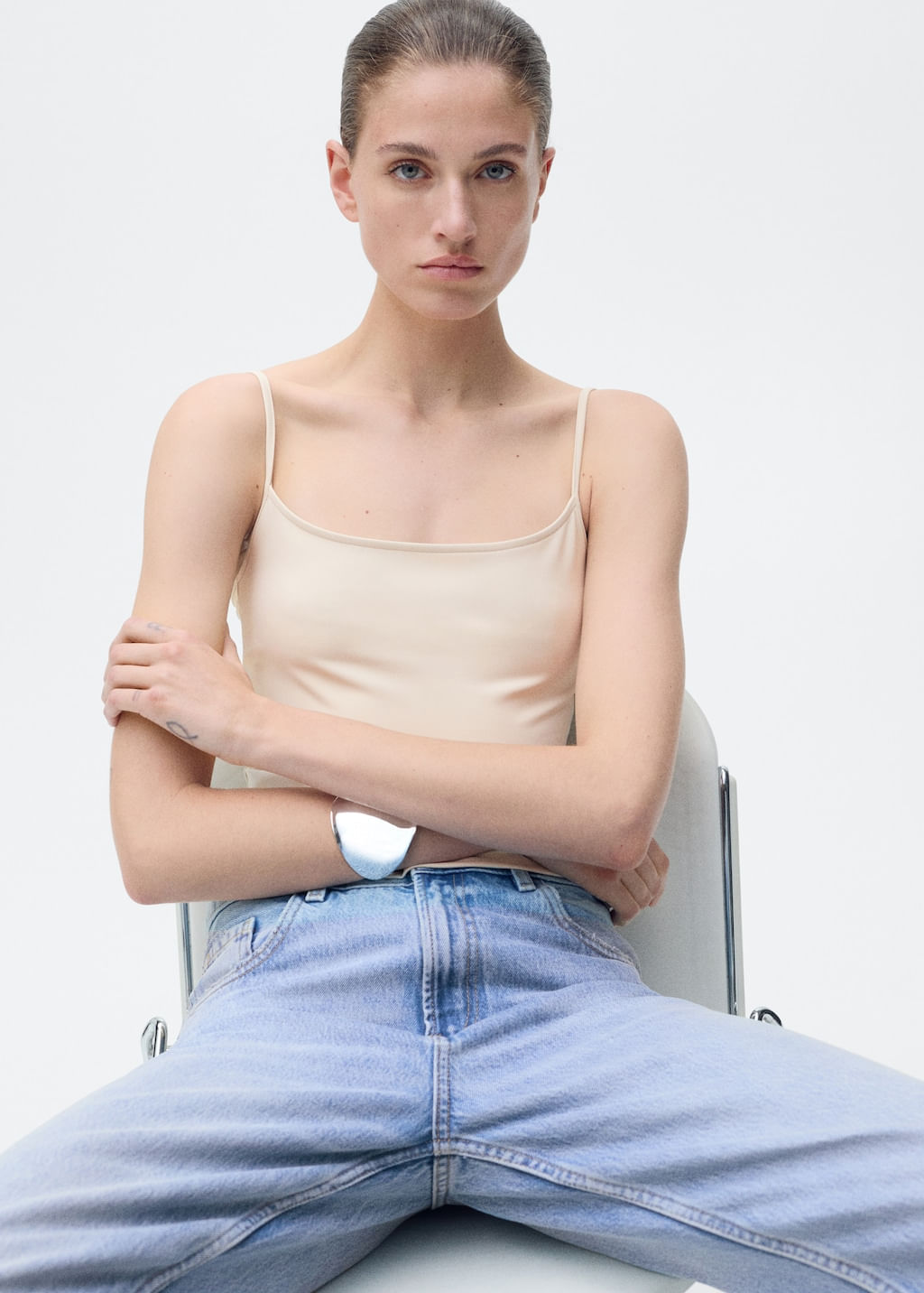 Top-Bacara-off-white