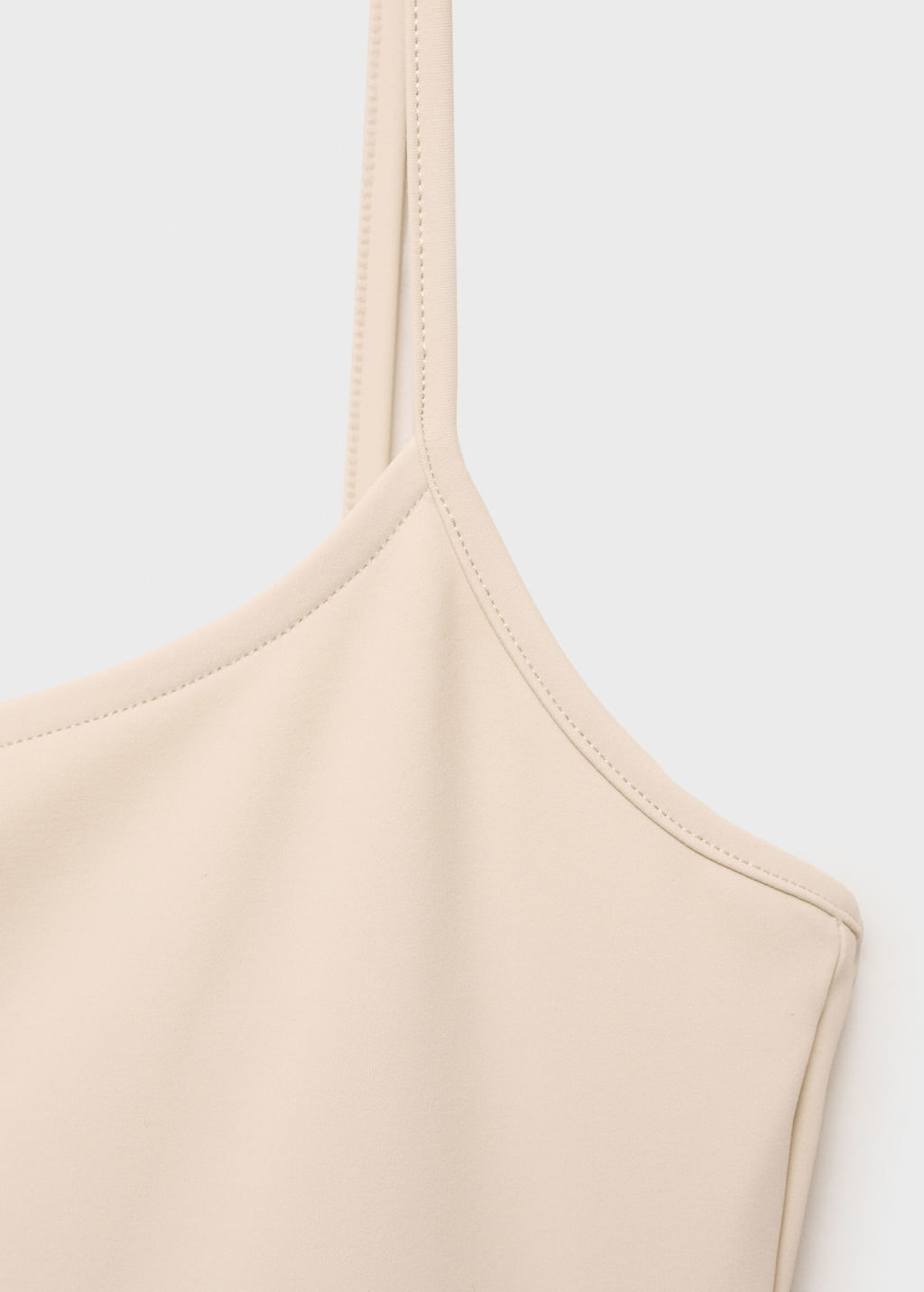 Top-Bacara-off-white
