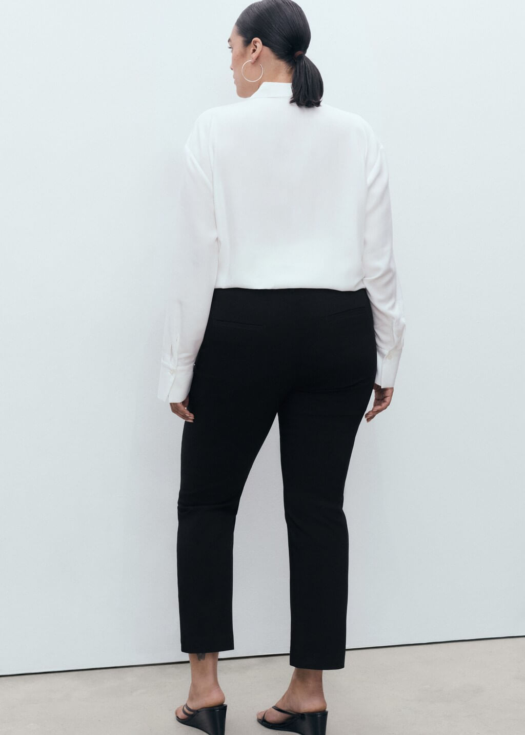 Pantalon-Newcola-negro