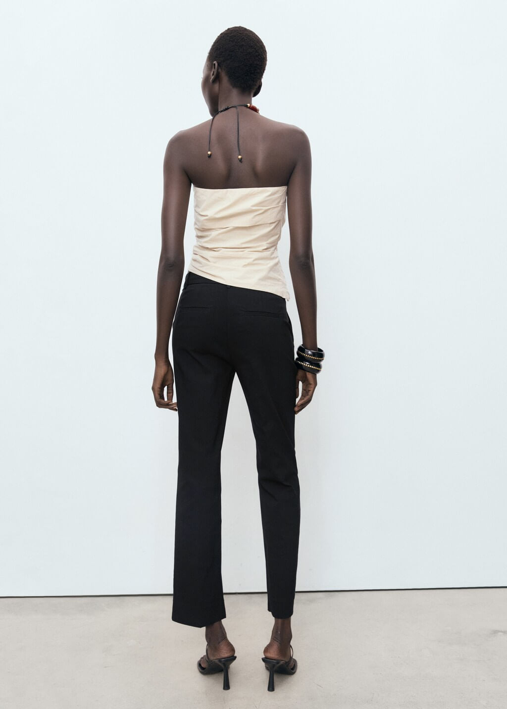 Pantalon-Newcola-negro