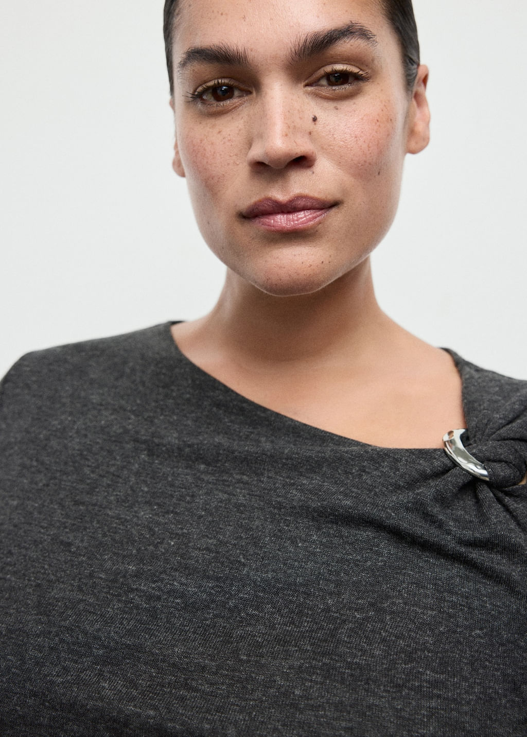 Camiseta-Xjewel-gris