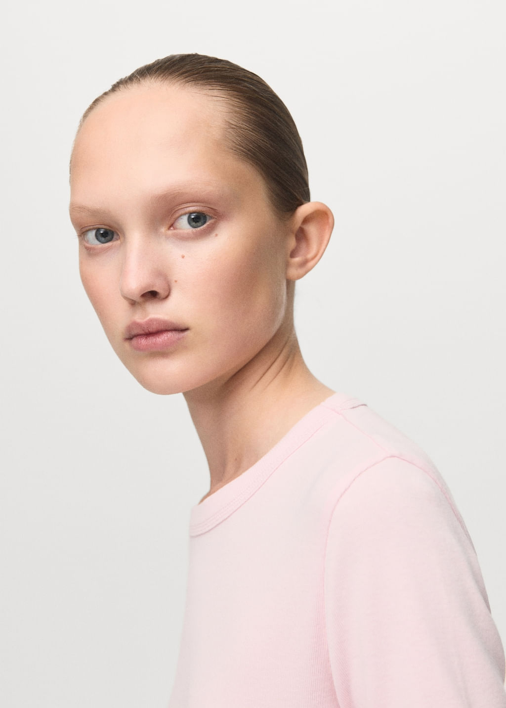 Camiseta-Eni-rosa-pastel
