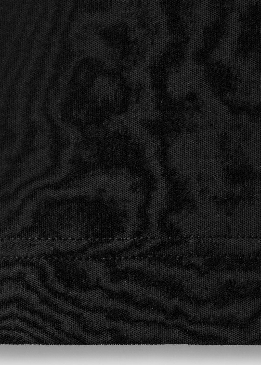 Camiseta-Gareth-negro