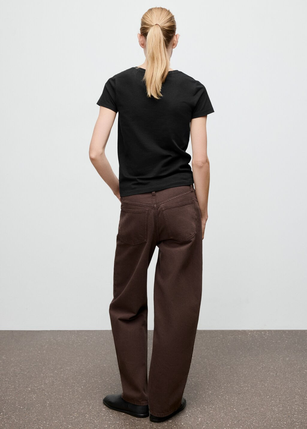 Camiseta-Mangolog-W-negro