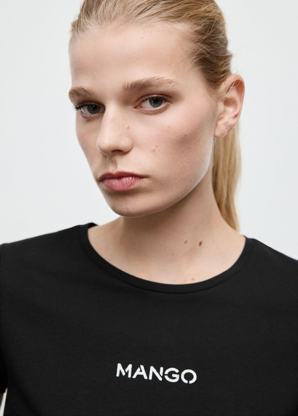 Camiseta-Mangolog-W-negro