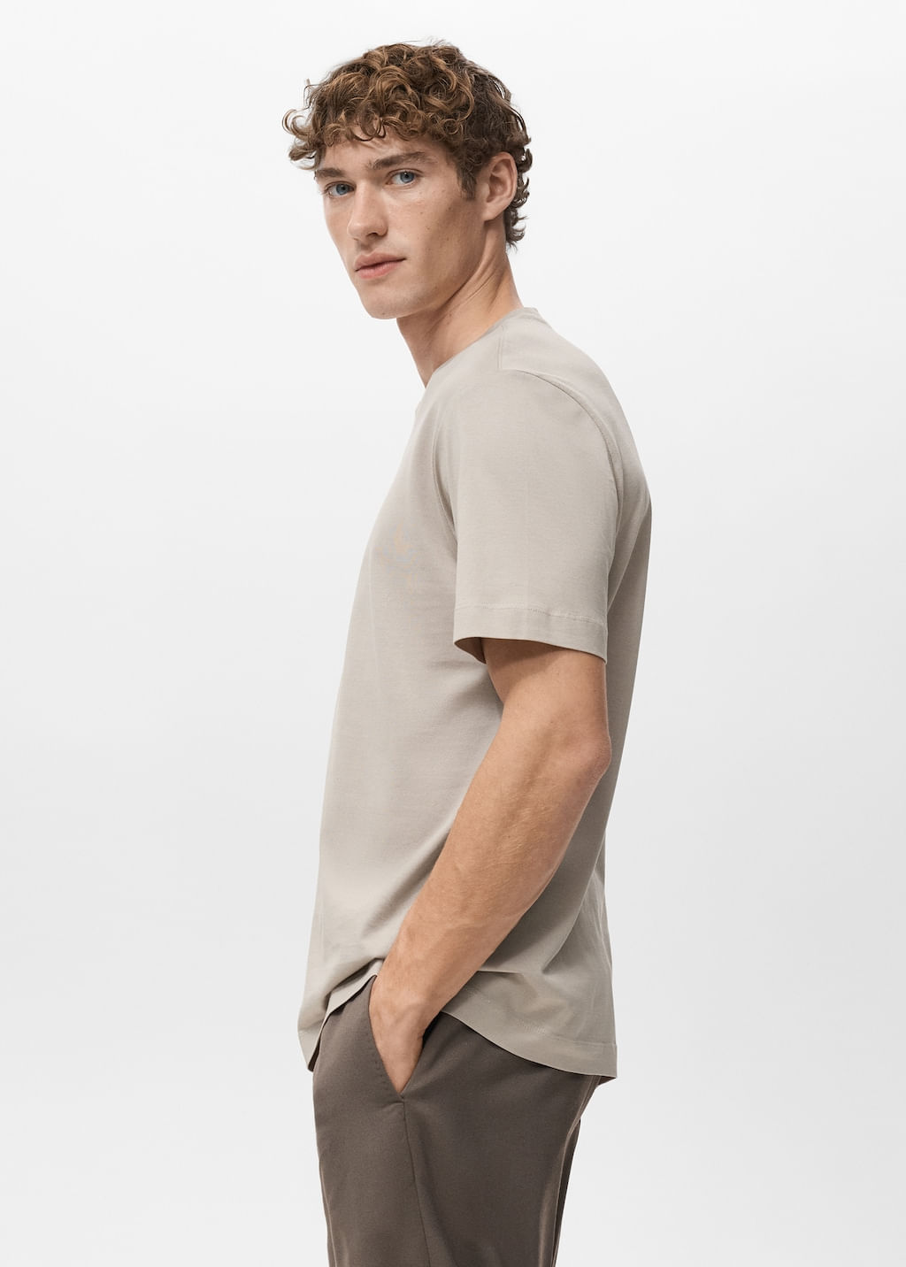 Camiseta-Bellow-arena