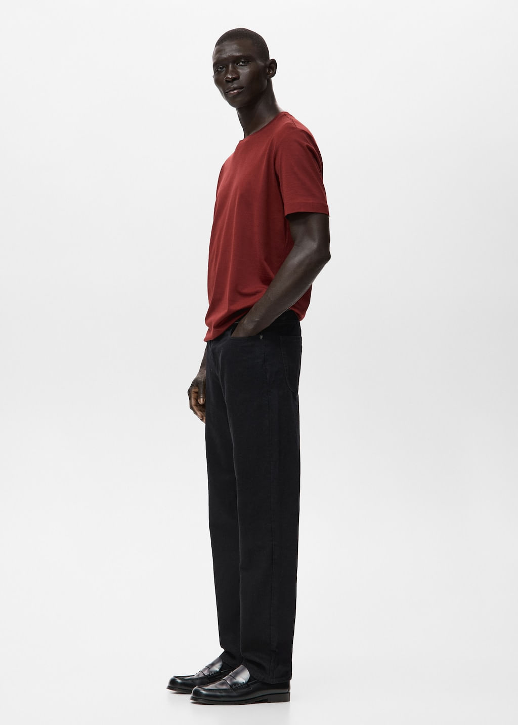 Camiseta-Bellow-cereza