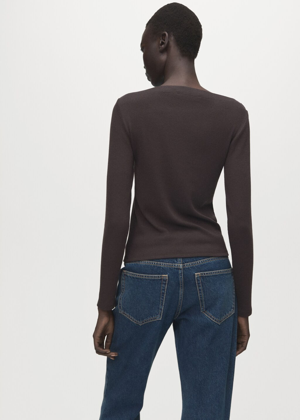 Camiseta-Lilobar-chocolate