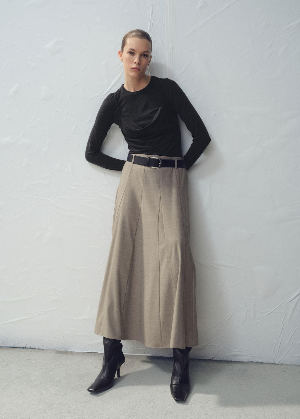 Camiseta-Nilo-gris-oscuro-vig.