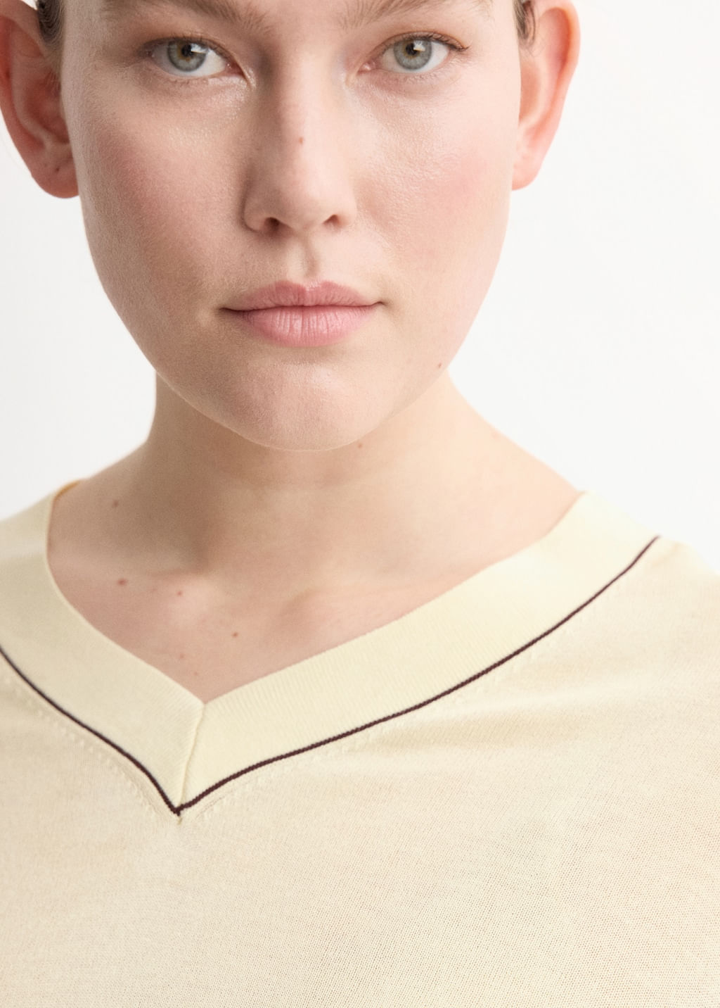 Jersey-Bert-amarillo-pastel