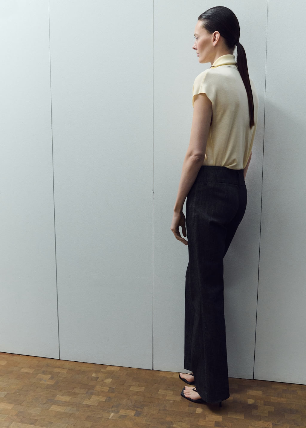 Top-Bert-amarillo-pastel