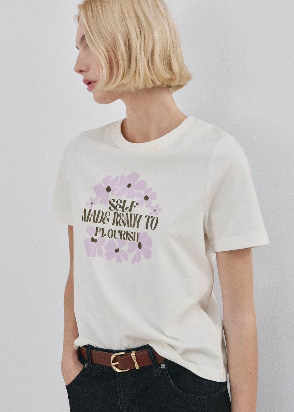 Camiseta-Ilustra-violeta