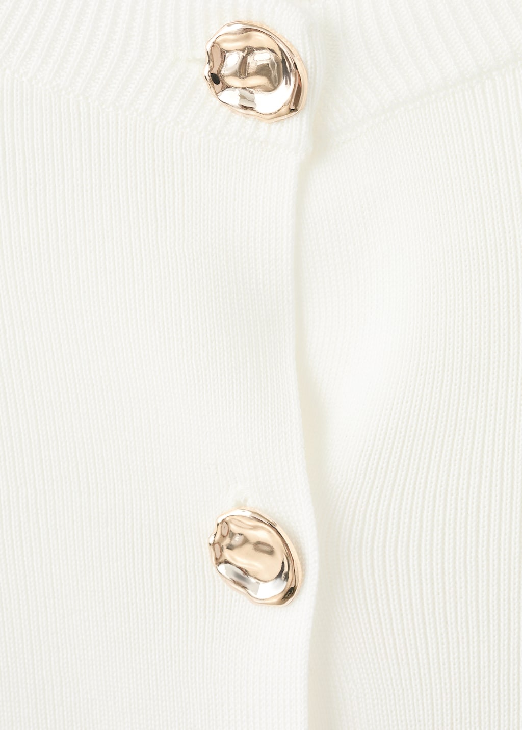 Cardigan-Goldbota-crudo