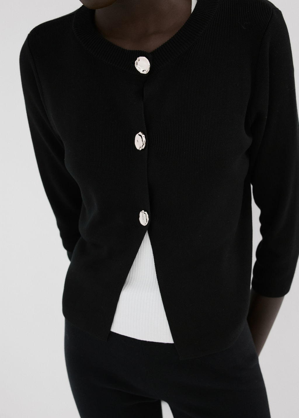 Cardigan-Goldbota-negro