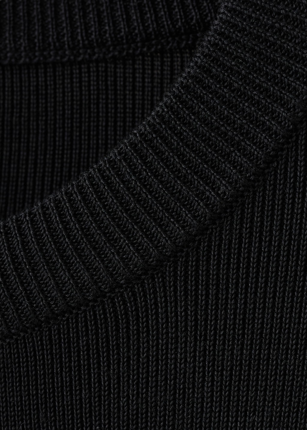 Cardigan-Goldbota-negro