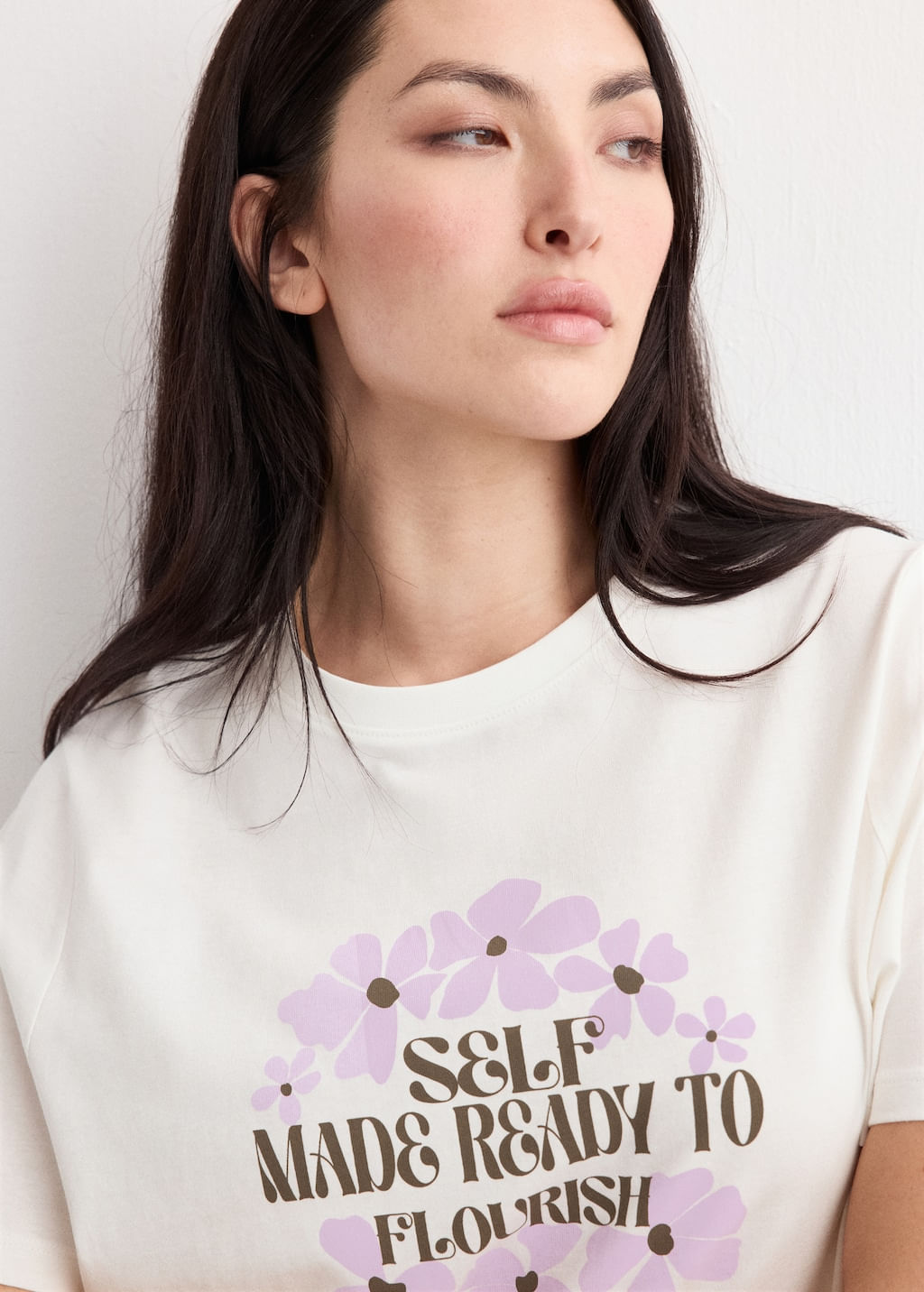 Camiseta-Ilustra-violeta