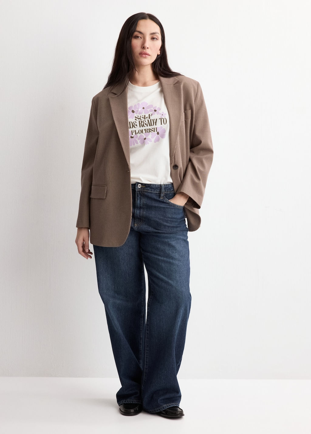 Camiseta-Ilustra-violeta