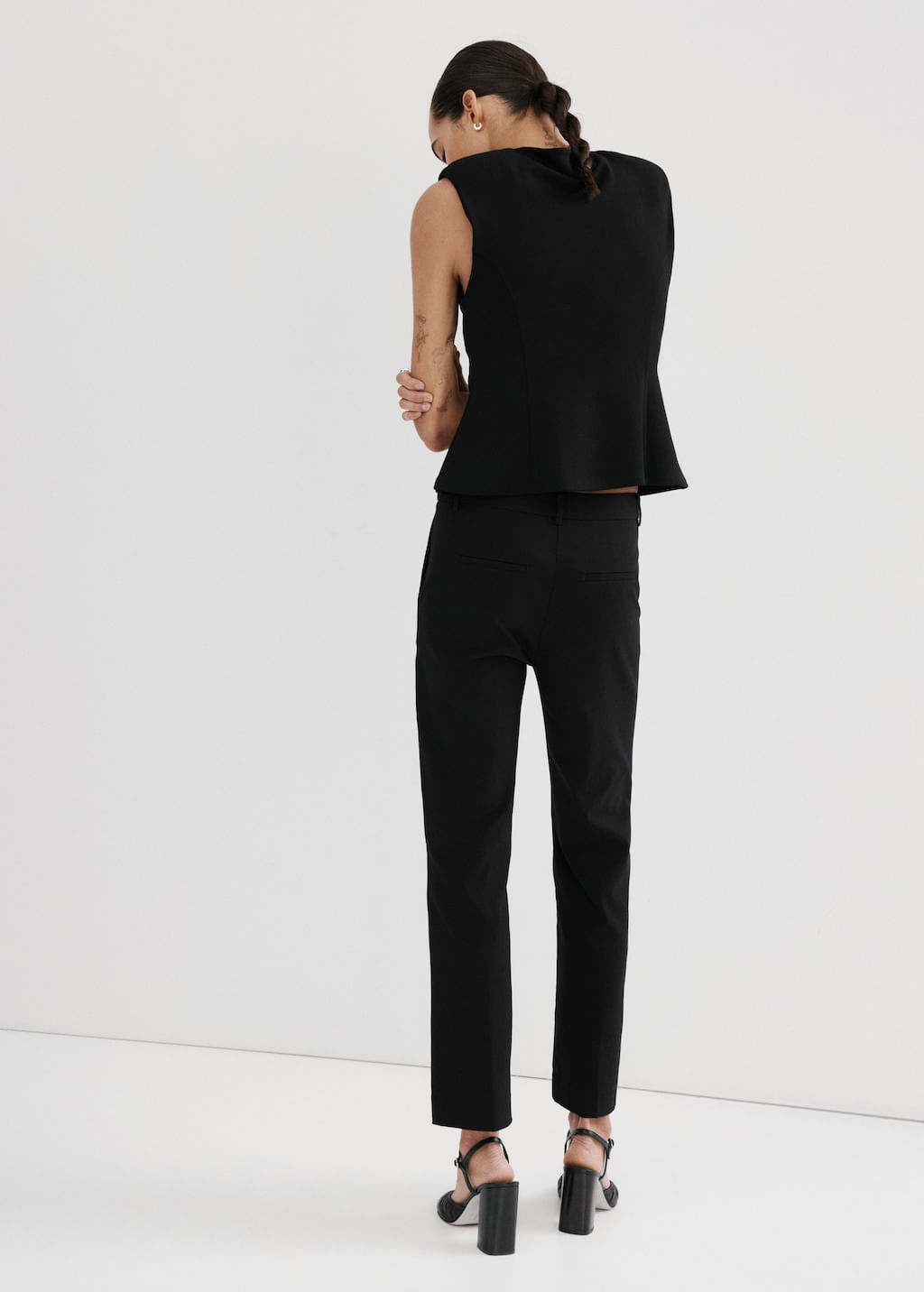 Camiseta-Cuqui-negro