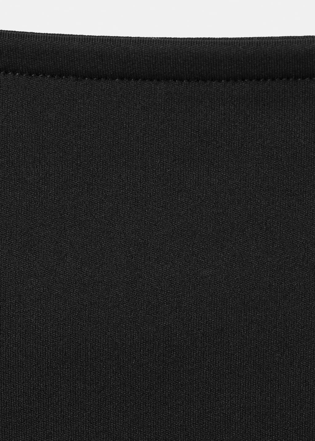 Top-Bacari-negro