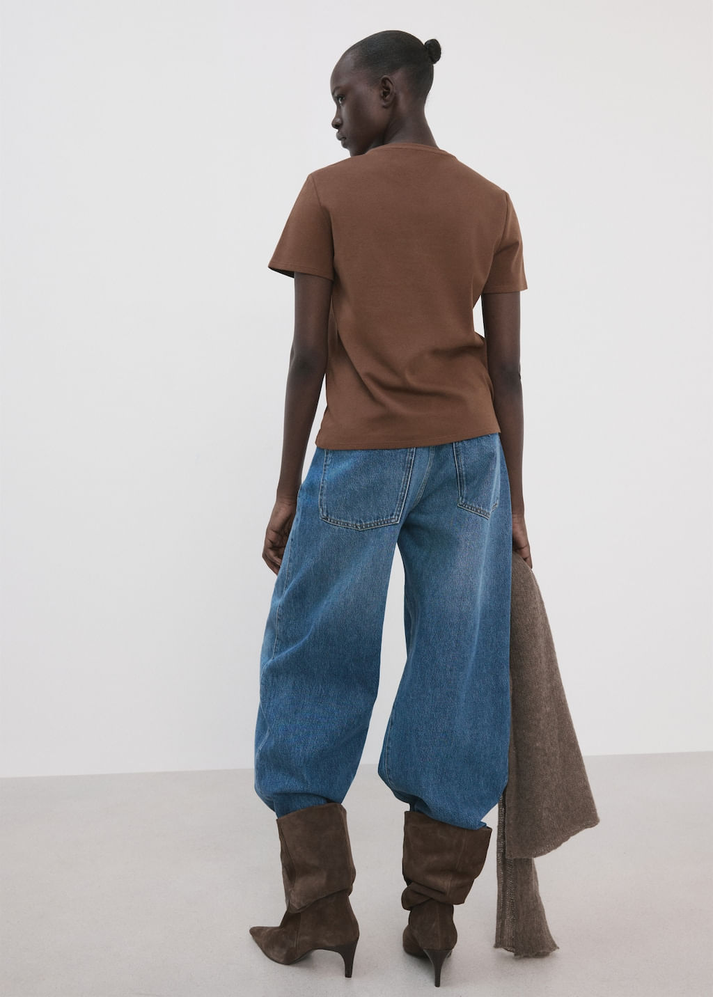 Camiseta-Riti-marron