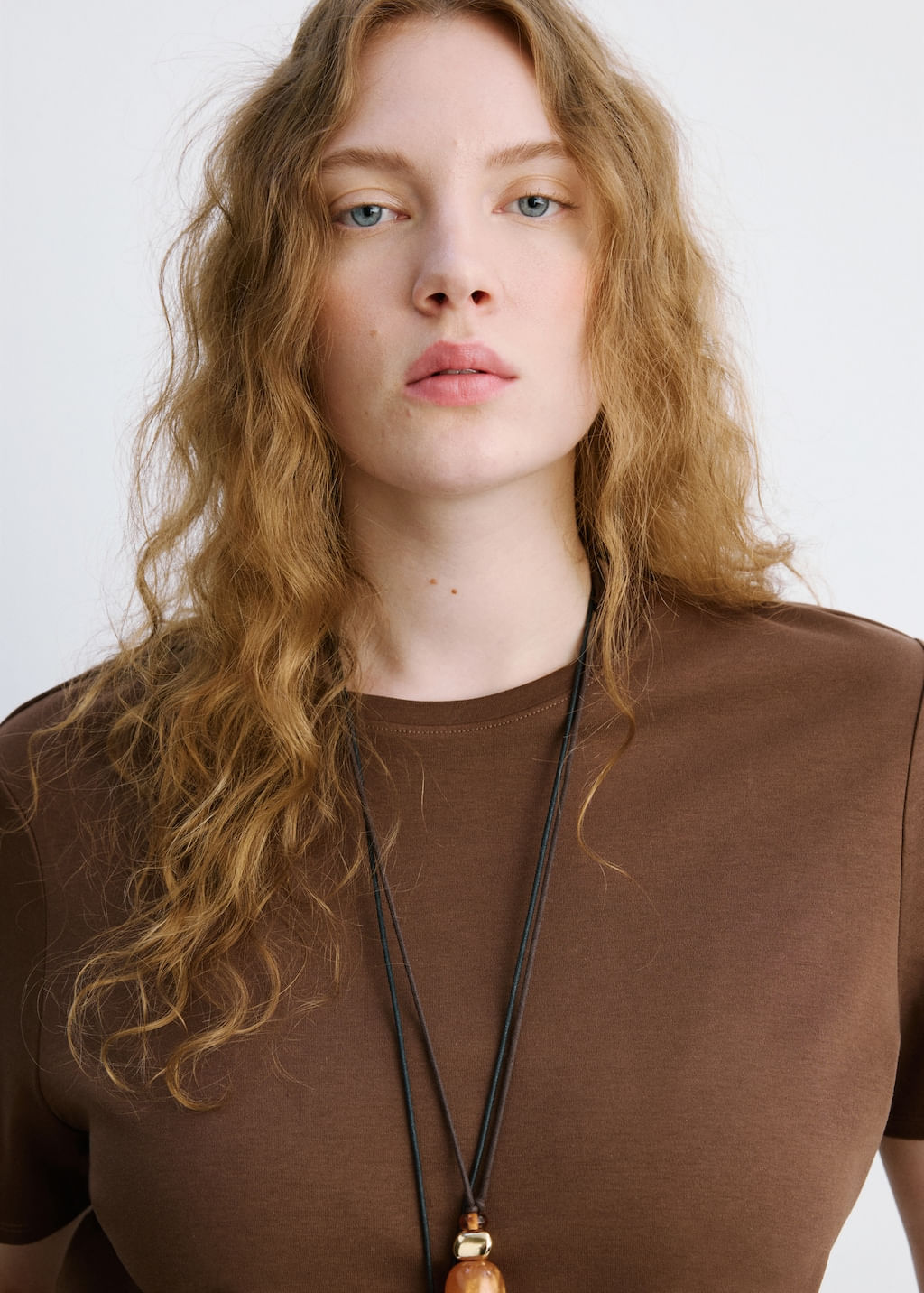 Camiseta-Riti-marron