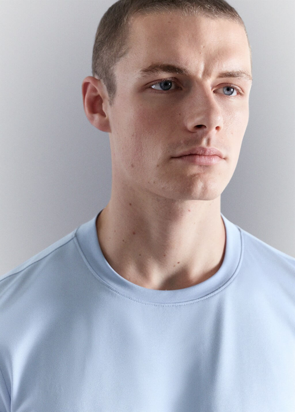 Camiseta-Escala-celeste