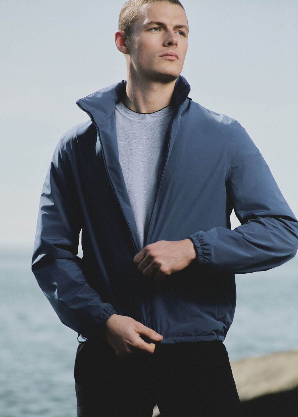 Chaqueta-Cosmos-azul-electrico