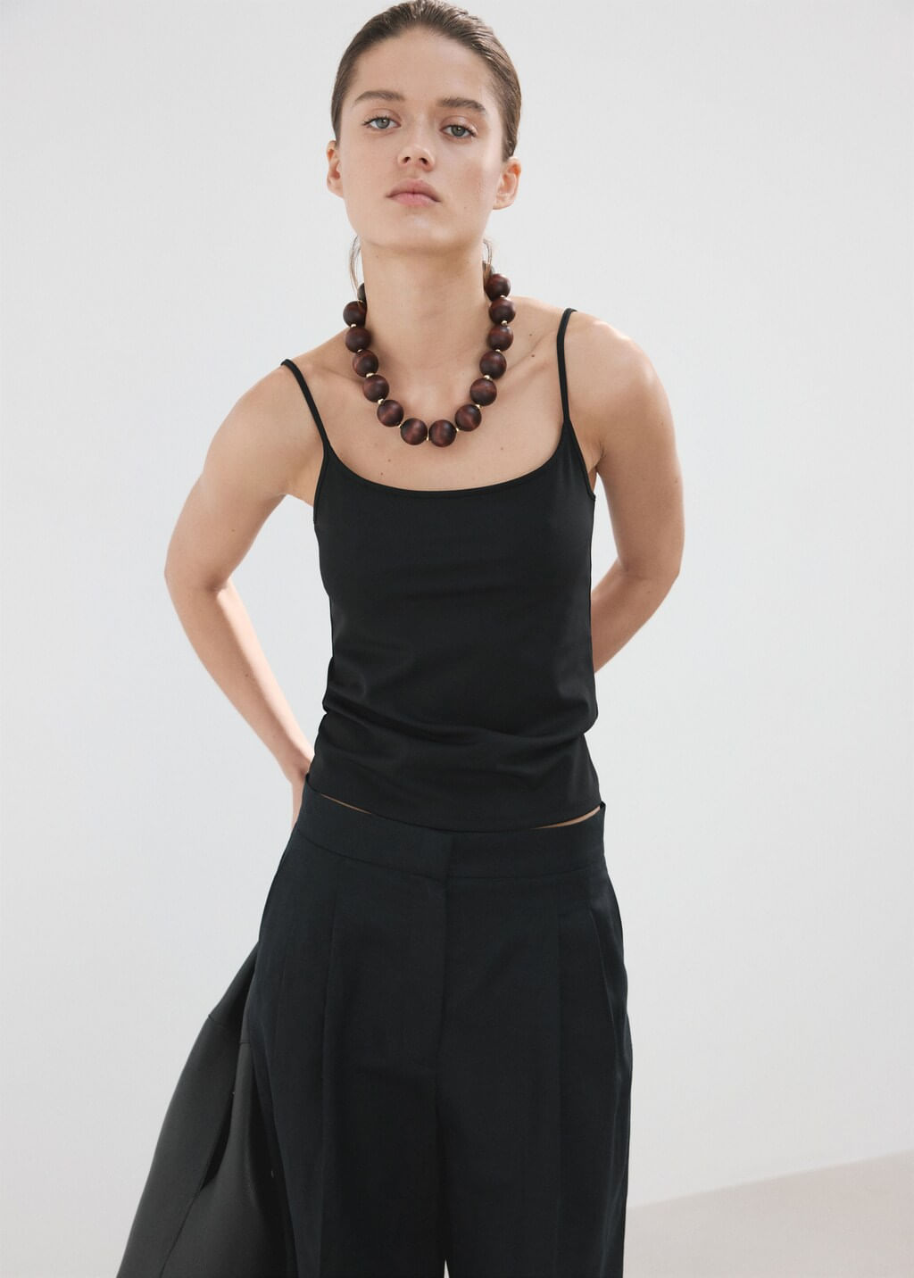 Top-Bacari-negro