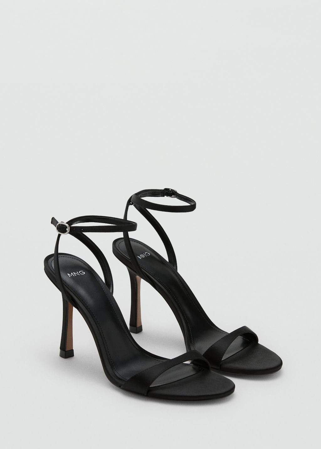 Sandalia-Clark-negro