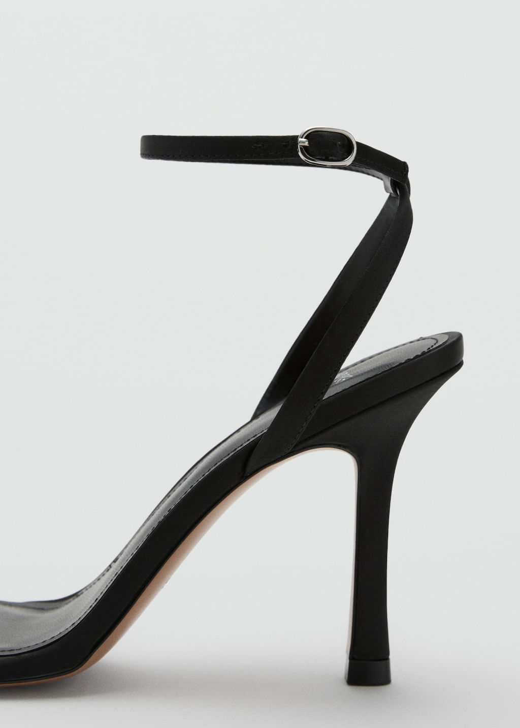 Sandalia-Clark-negro
