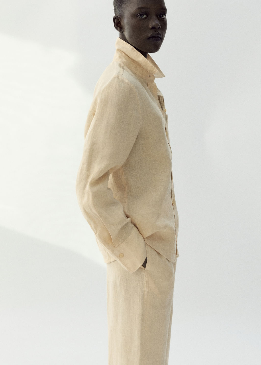 Pantalon-Lino-amarillo-pastel