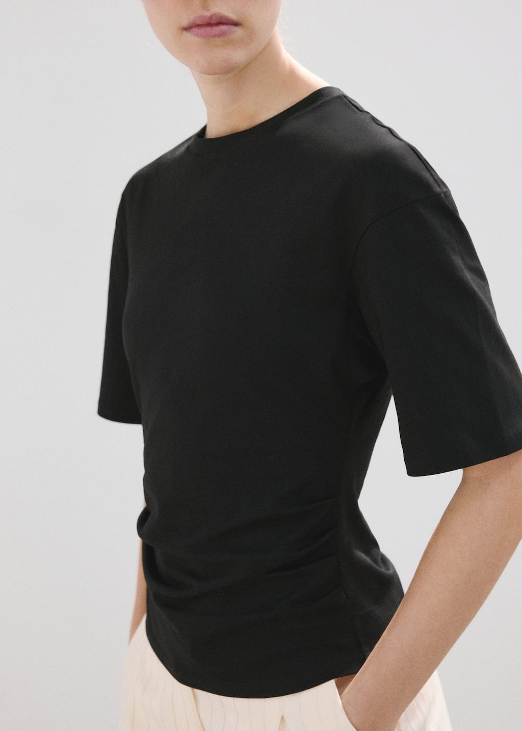 Camiseta-Magnolia-negro