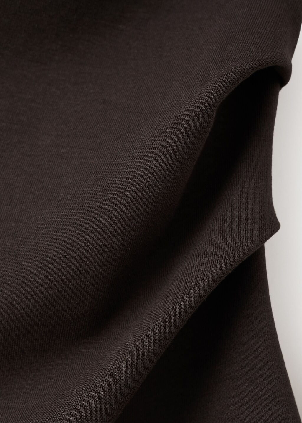 Camiseta-Juline-chocolate