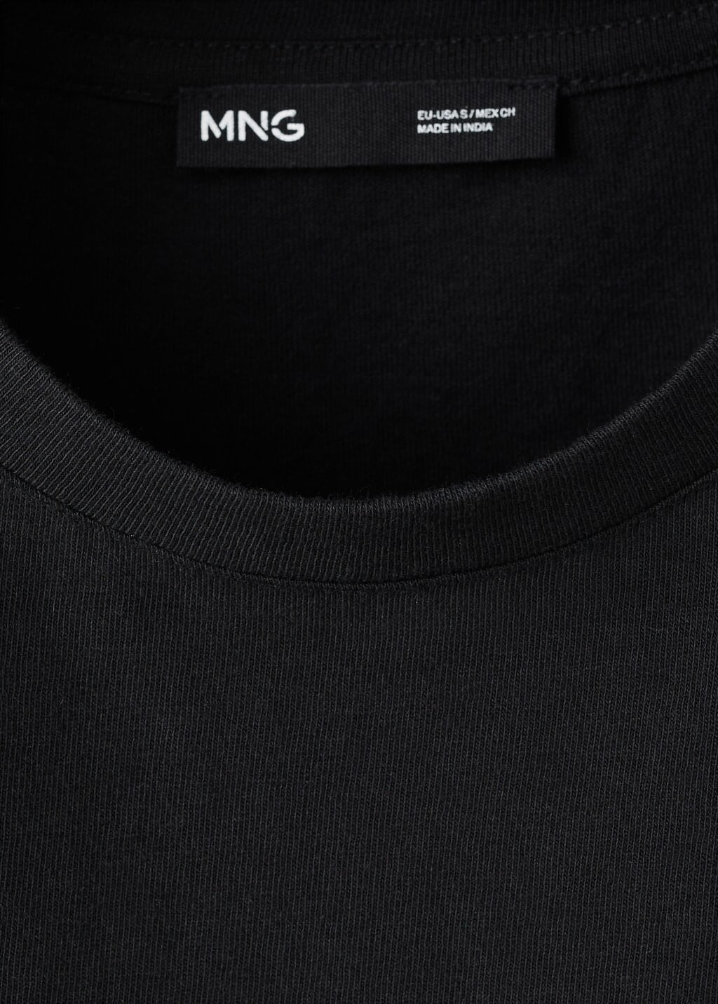 Camiseta-Ona-negro