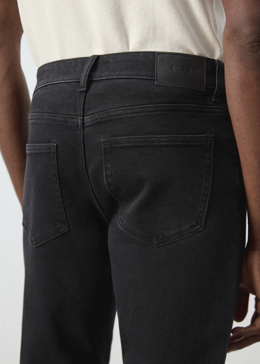 Jeans-Jan-tejano-negro