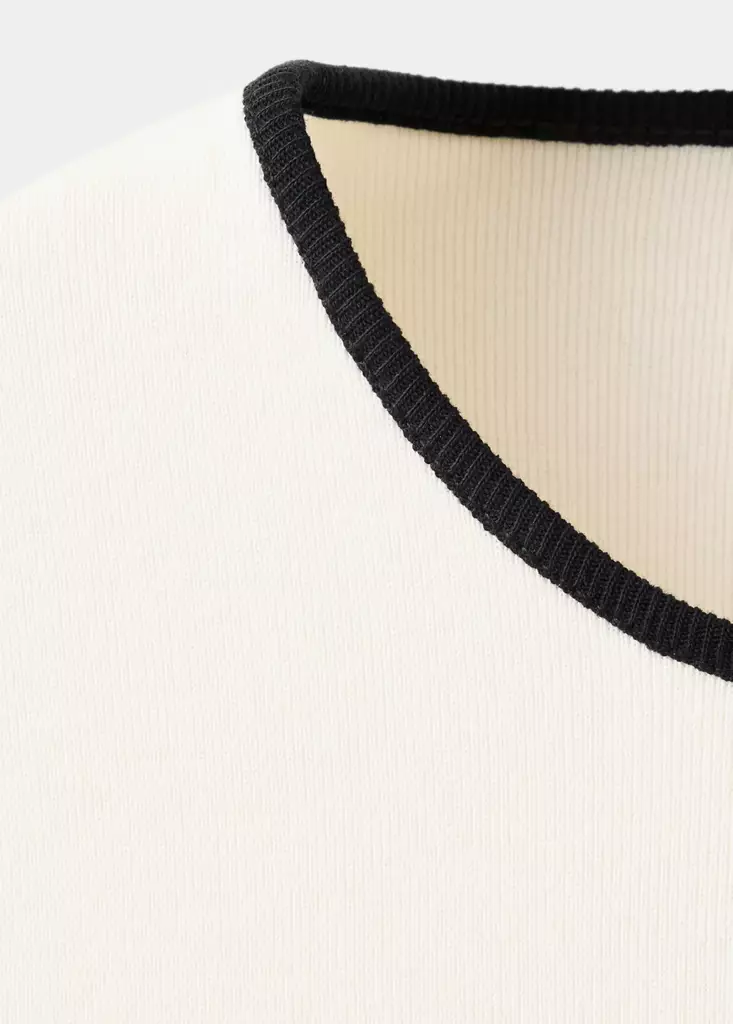 Camiseta-Bico-crudo